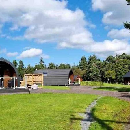 Red Squirrel Log Cabin With Hot Tub 基斯 外观 照片